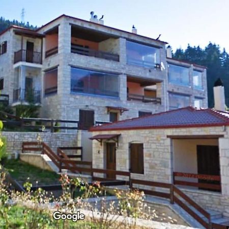 Вилла La Casa Di Pietra Карпенисион Экстерьер фото
