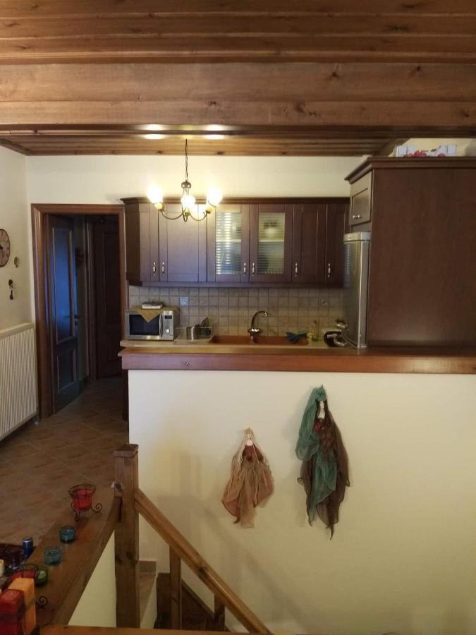Вилла La Casa Di Pietra Карпенисион Экстерьер фото